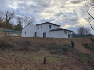Villa contemporaine à Charmes sur Rhône